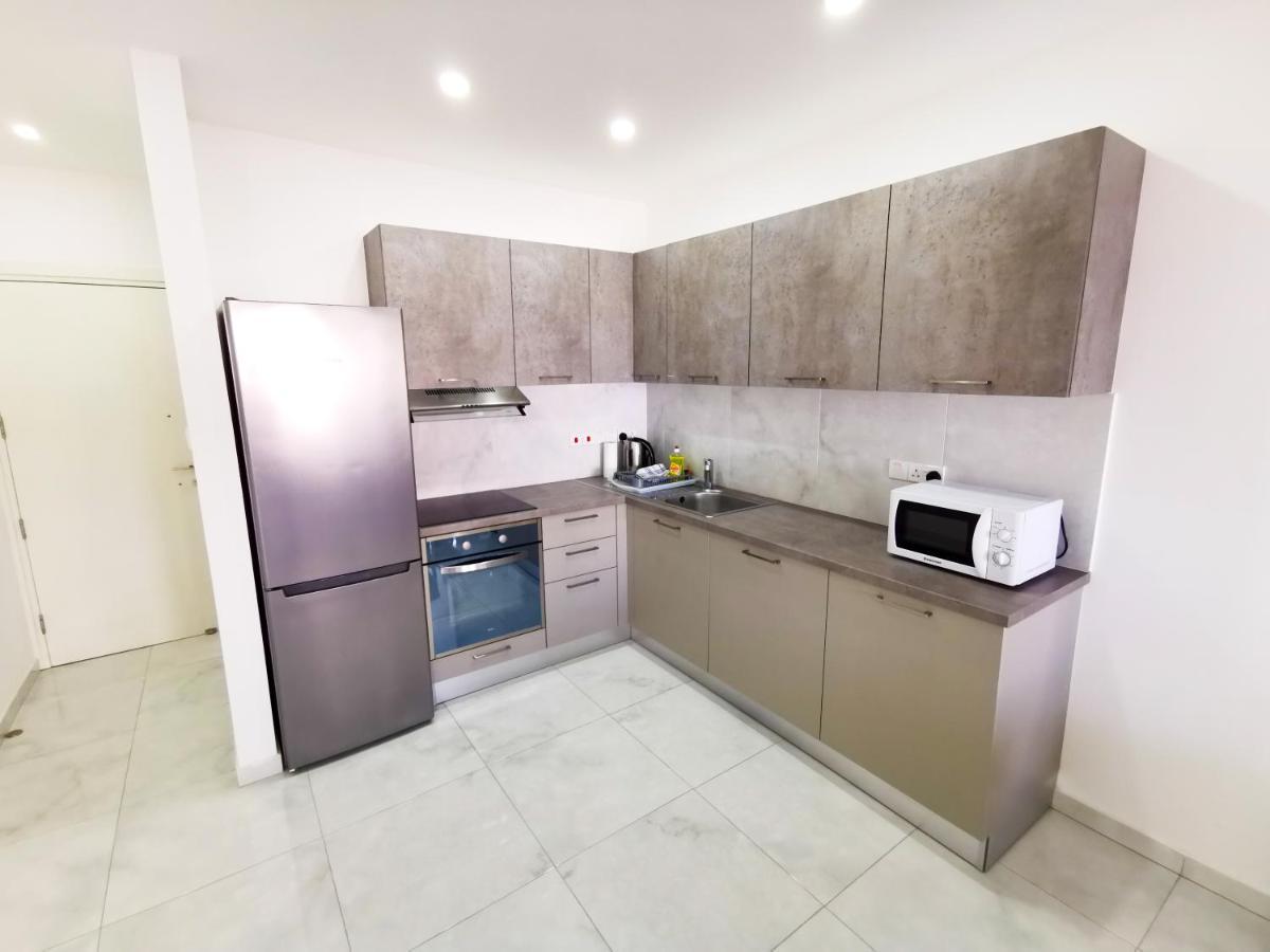 לרנקה Sunny Daze Seaview Apartment מראה חיצוני תמונה